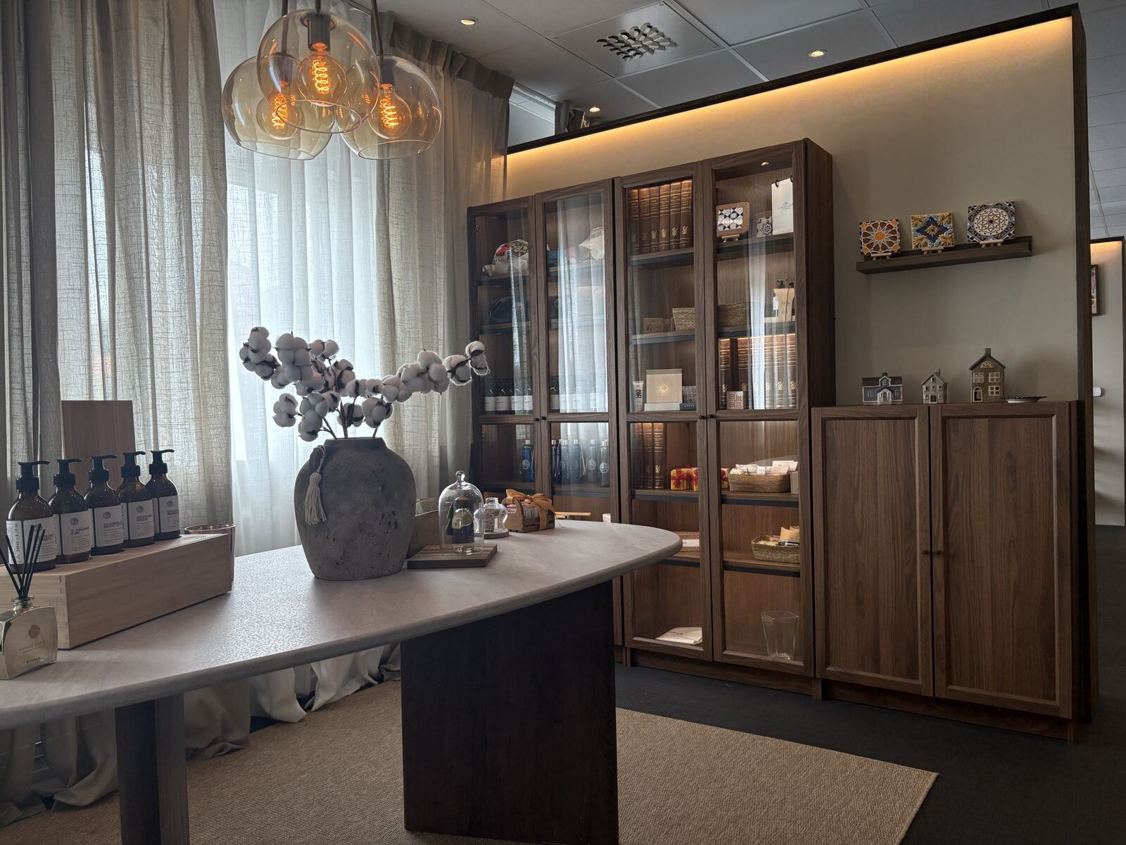 Inredningsmiljö i Badrumshantverkarens showroom i Göteborg